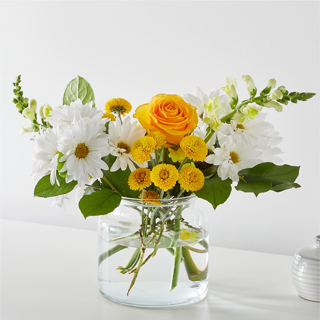 Sun Salutation Bouquet – Tinys Flowers, Lansing IL