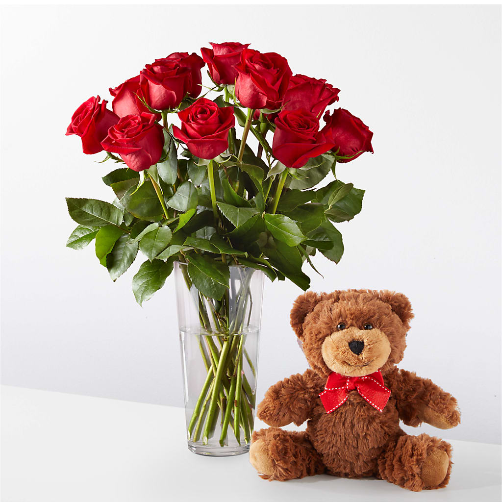 Romantic Long Stem Red Rose Bouquet Bundles – Tinys Flowers, Lansing IL