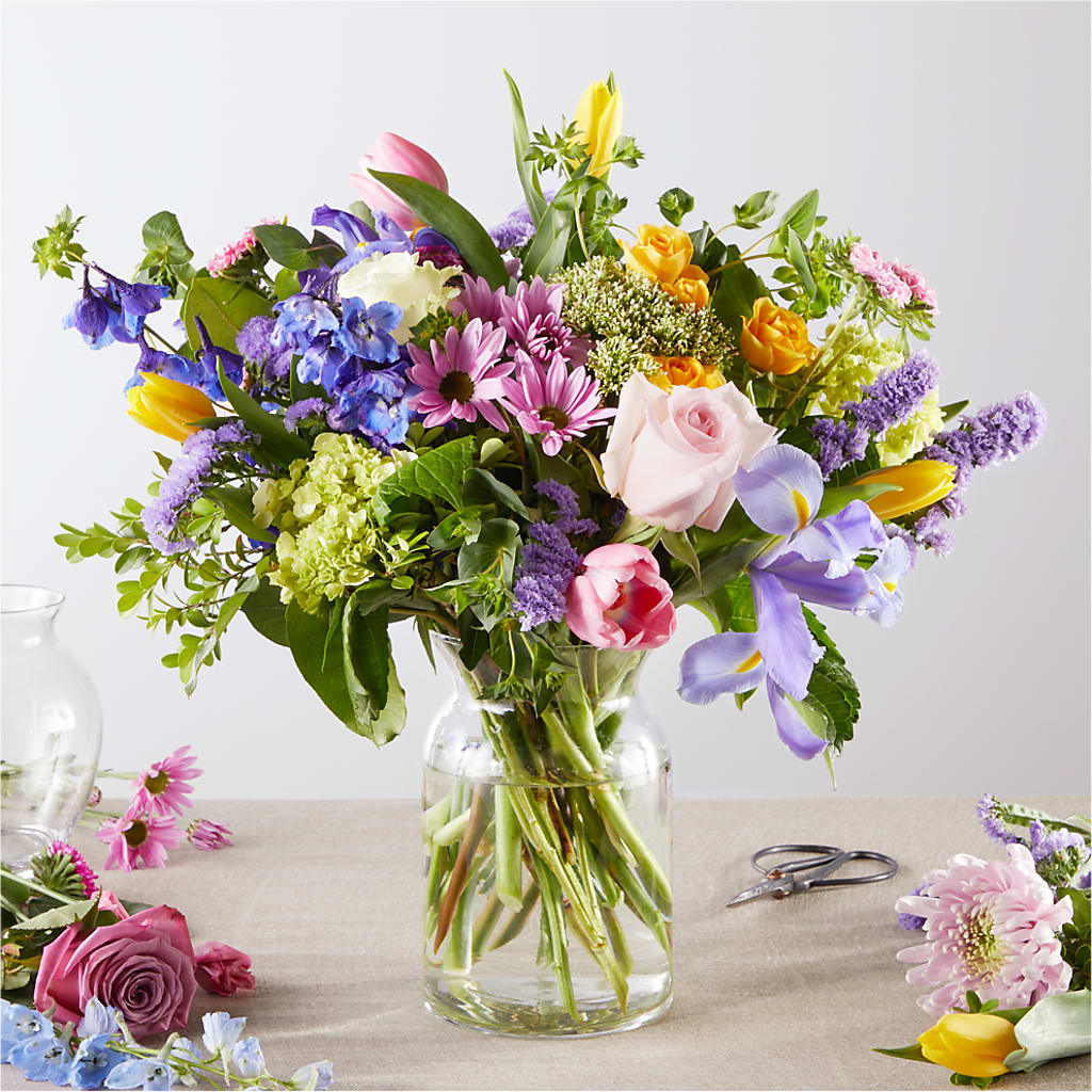 Pastel Tradition - A Florist Original – Tinys Flowers, Lansing IL