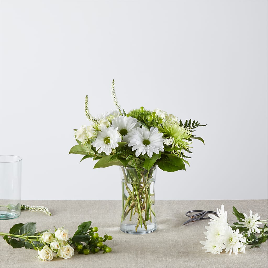 Irish Garden - A Florist Original – Tinys Flowers, Lansing IL