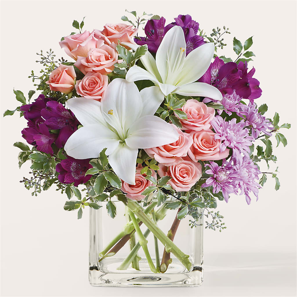 Mani Pedi Bouquet – Tinys Flowers, Lansing IL