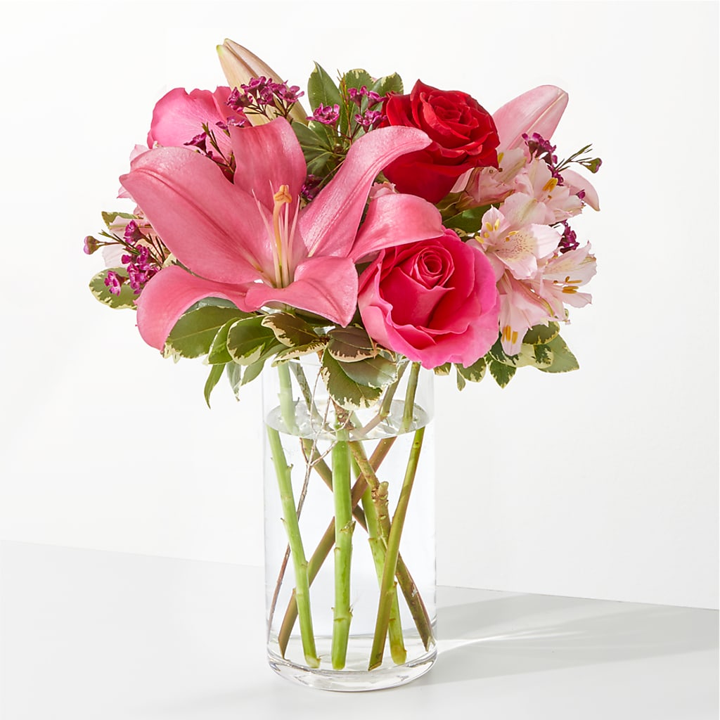 Lucky in Love Bouquet – Tinys Flowers, Lansing IL