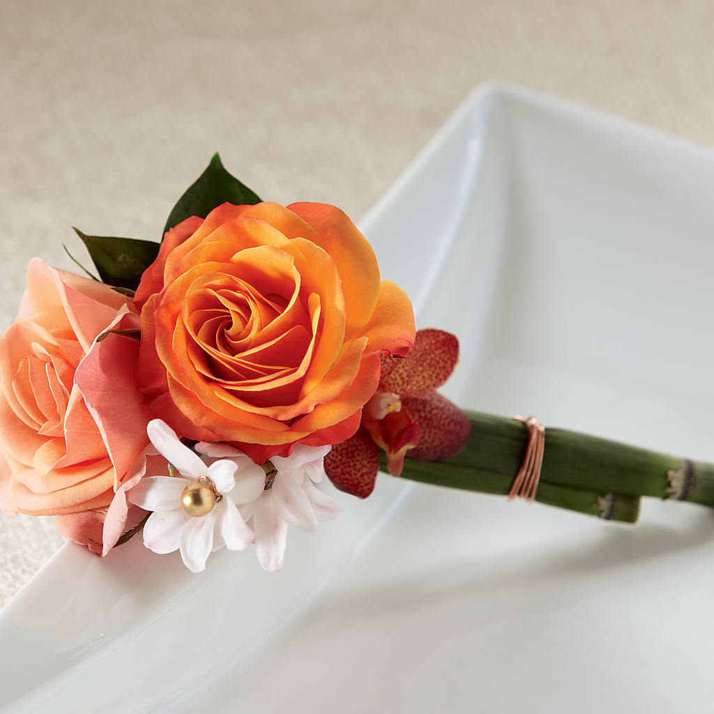 Sunset Dream Boutonniere – Tinys Flowers, Lansing IL