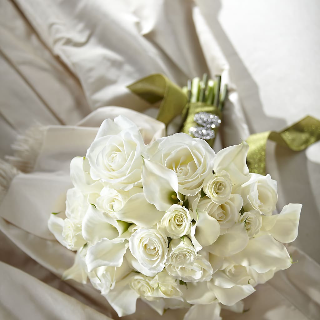 Serene Highness Bouquet – Tinys Flowers, Lansing IL