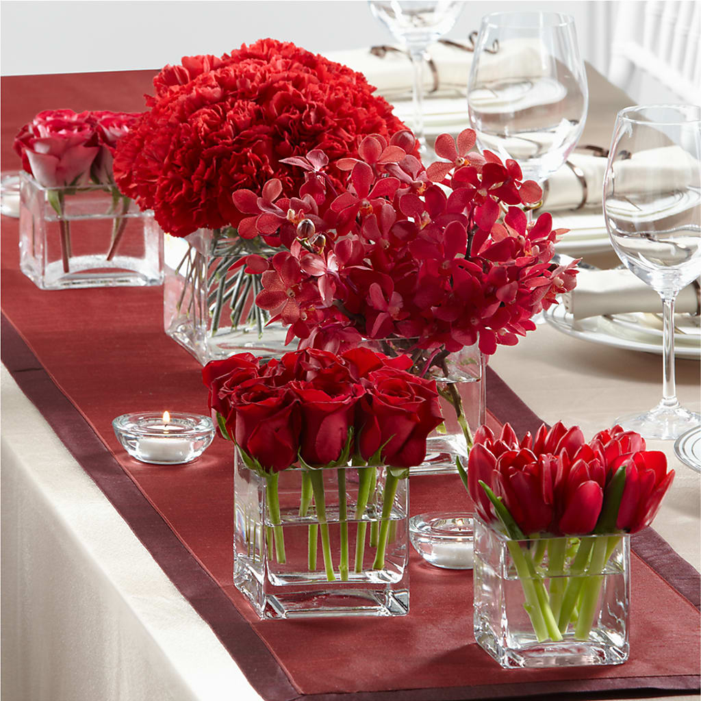 Modern Grace Centerpiece – Tinys Flowers, Lansing IL