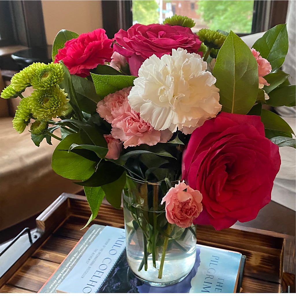 Sweet & Pretty Bouquet –  Tinys Flowers, Lansing IL