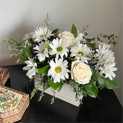 Fresh Linen Box Bouquet –  Tinys Flowers, Lansing IL