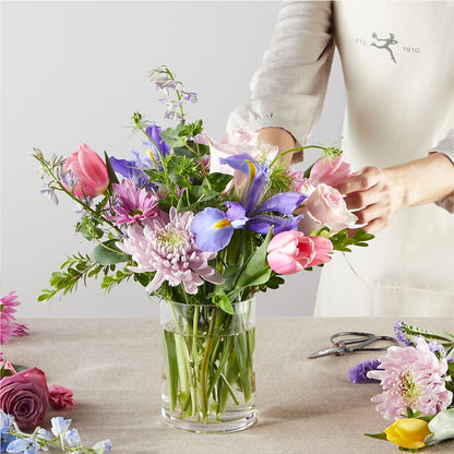 Pastel Tradition - A Florist Original –  Tinys Flowers, Lansing IL