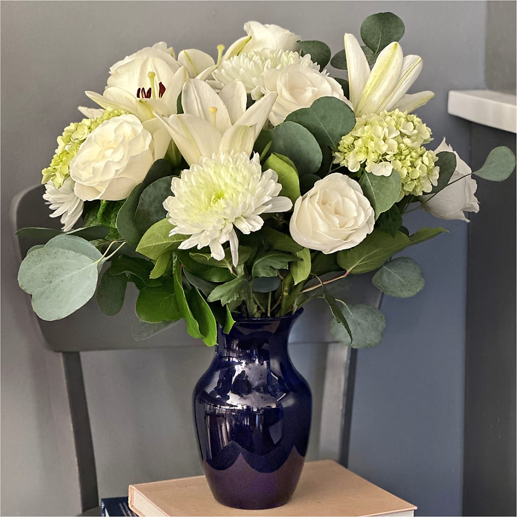 Snowy Dreams Bouquet –  Tinys Flowers, Lansing IL