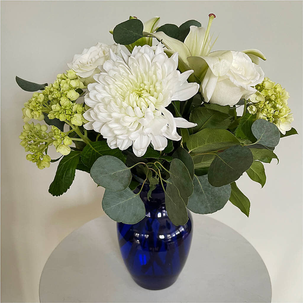 Snowy Dreams Bouquet –  Tinys Flowers, Lansing IL