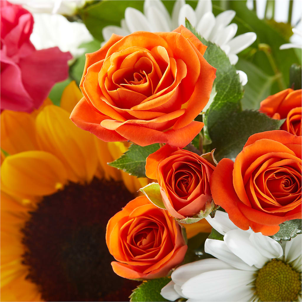 Sun-drenched Blooms Bouquet –  Tinys Flowers, Lansing IL