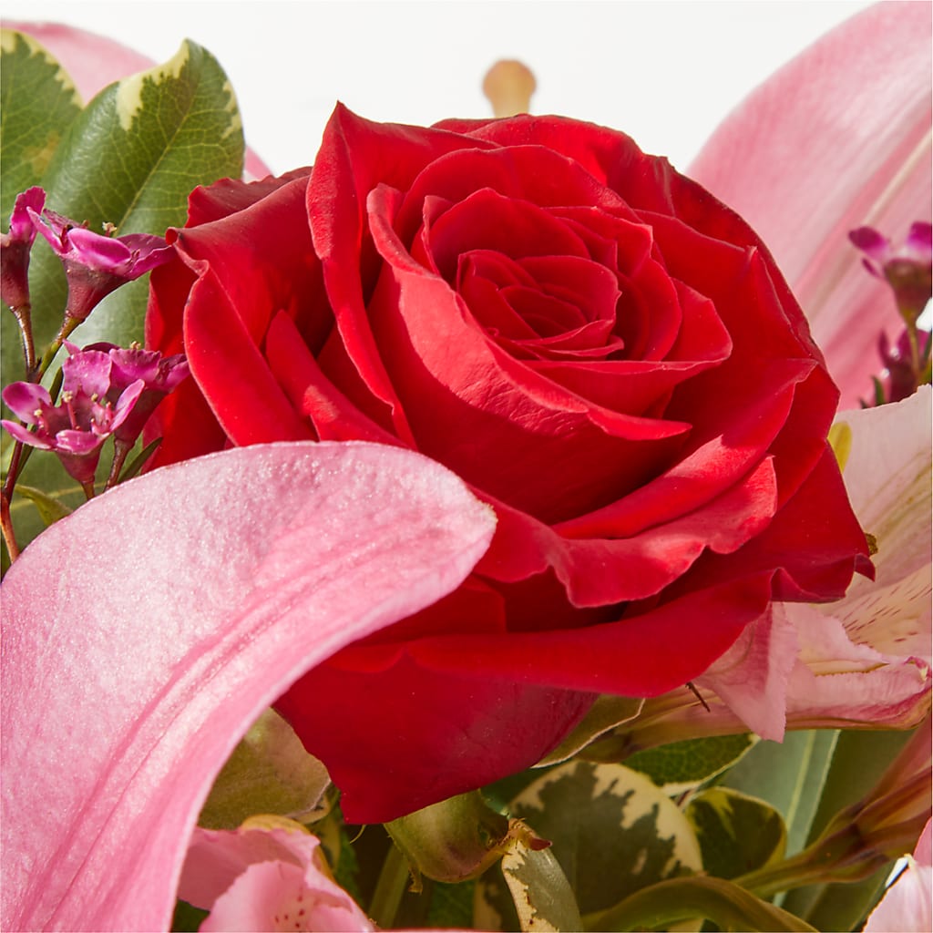 Lucky in Love Bouquet –  Tinys Flowers, Lansing IL