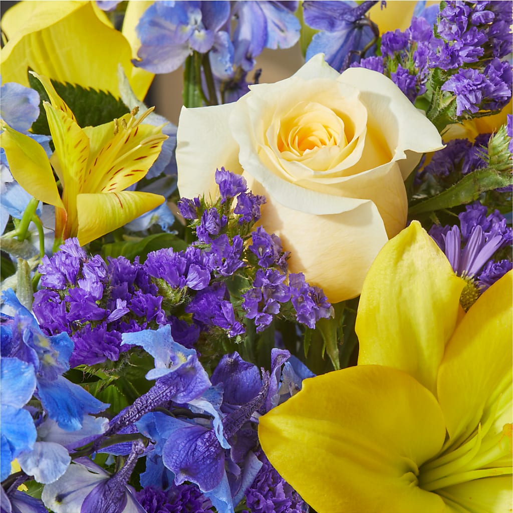 Limoncello Bouquet –  Tinys Flowers, Lansing IL
