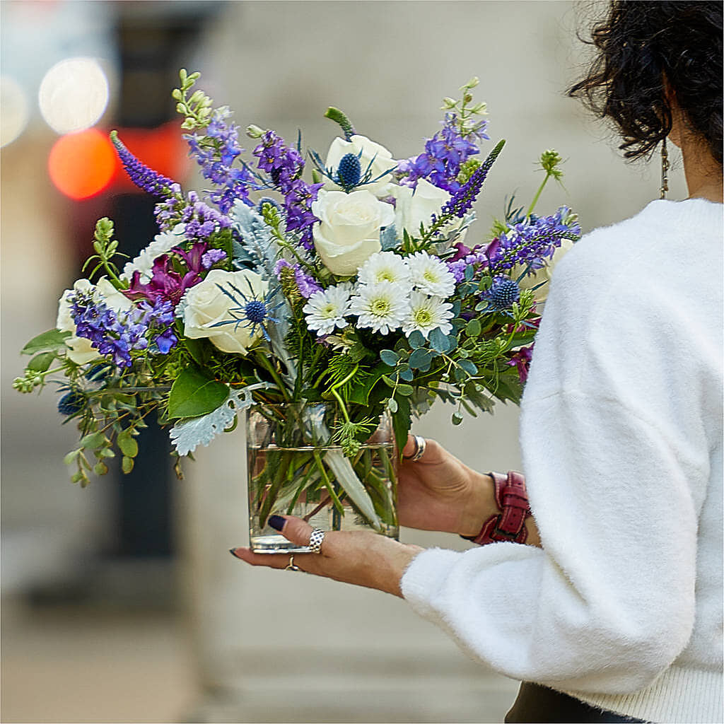 Shooting Star Bouquet –  Tinys Flowers, Lansing IL